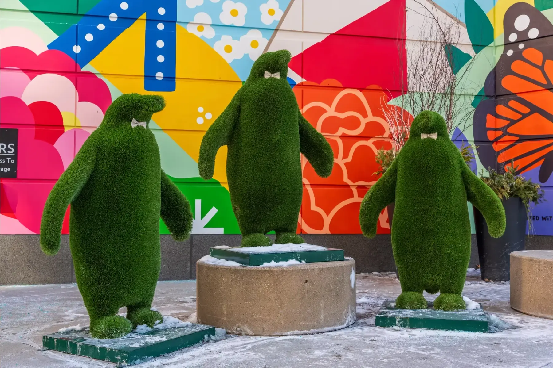 Artificial topiary animal figure for commercial landscaping